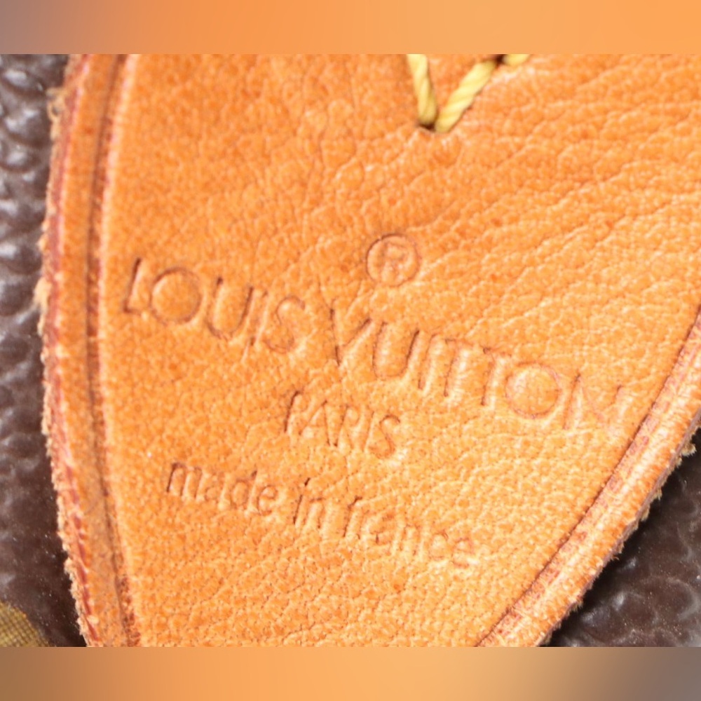 Louis Vuitton Sac Souple in Monogram Canvas and Leather - Picture 7 of 10